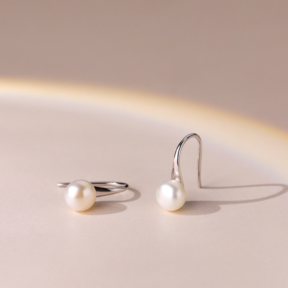 🐩 {PRICE FIRM} Minimalist Pearl Drop Earrings - Picture 2 of 4
